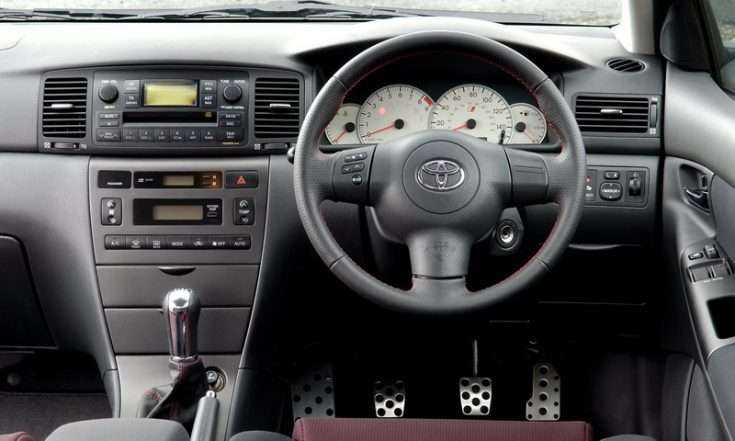 Фото места водителя в Toyota Corolla 2006