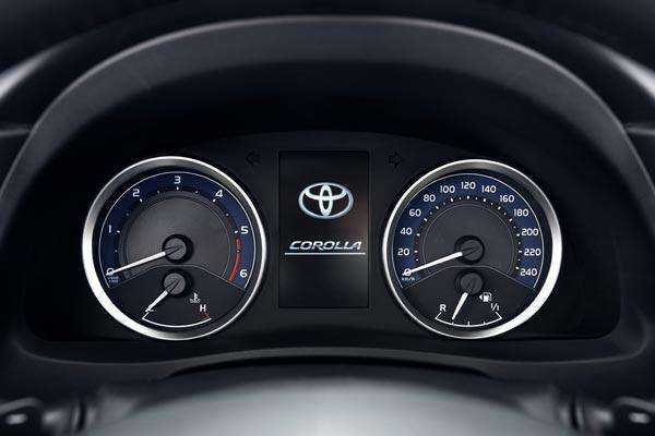 Панель приборов в Toyota Corolla