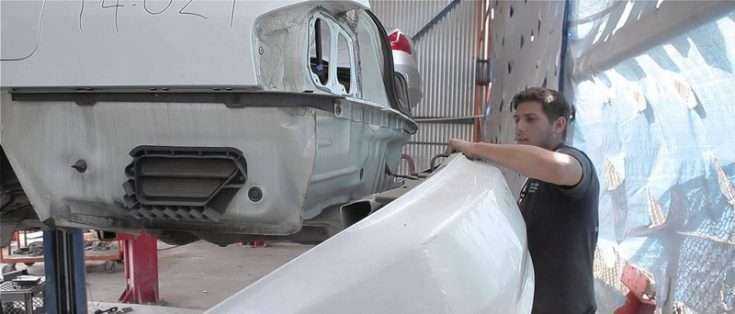 Процесс демонтажа заднего бампера Toyota Camry